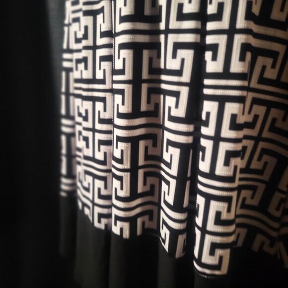 Tiana B. Black/White Geometric Patterned Fit & Flare Belted Dress - Size 10 - Picture 7 of 13